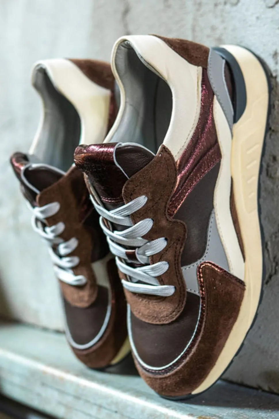 Piedi Nudi Sneakers Bruin Dames