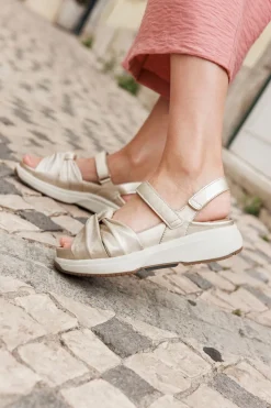 Xsensible Martinique Stretchwalker Sandalen Goud Dames